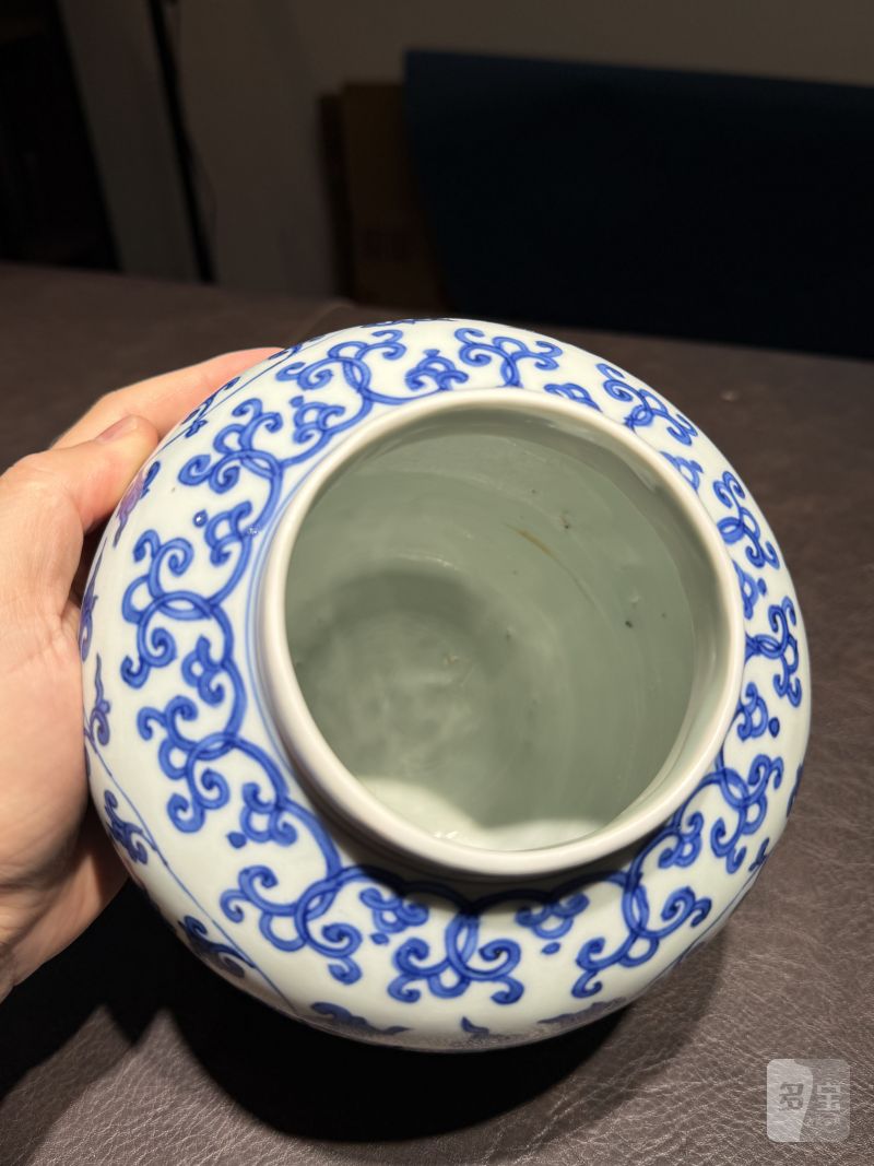 明万历 青花缠枝莲纹罐 - 图10